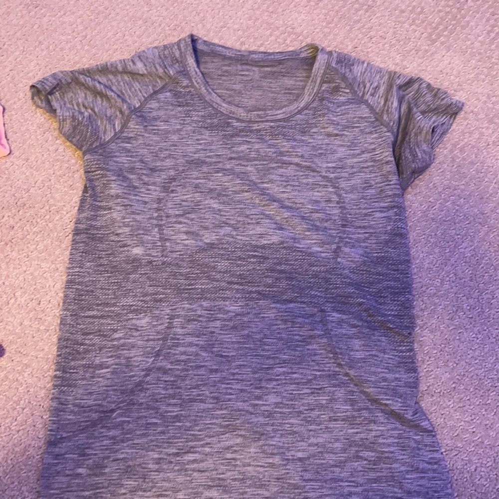 Swiftly tech Lulu lemon shirt